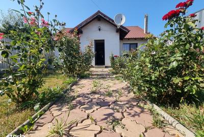 Casă cu 3 camere în Letea