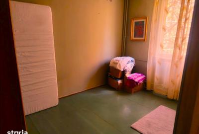 Apartament cu 3 camere în Tei