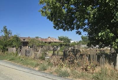 Casă cu 4 camere în Bordușani