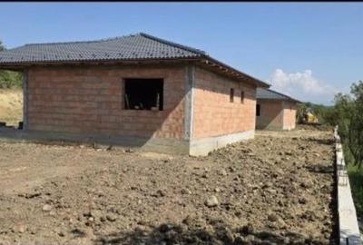 Casă individuală cu 3 camere cu Canalizare în Vest - 3