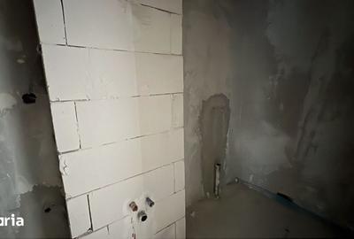Apartament cu 3 camere semidecomandat în Florești - 2
