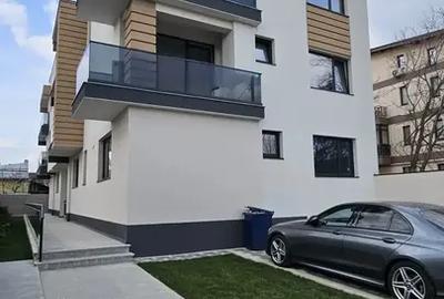 Apartament cu 3 camere în 1 Mai - 1