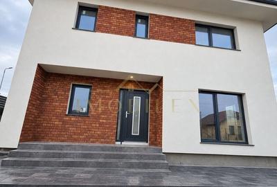 Casă cu 3 camere în Chinteni