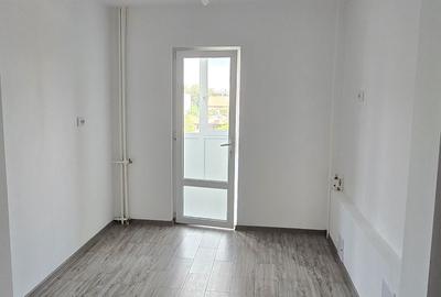 Apartament cu 2 camere decomandat în Exterior Vest