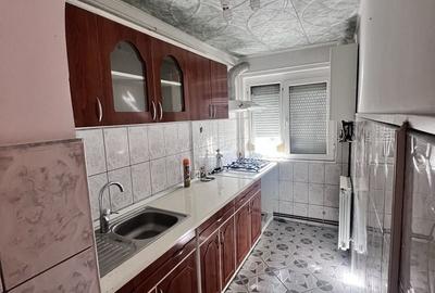 Apartament cu 2 camere decomandat în Micro 6 - 2