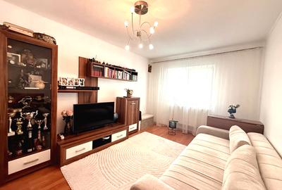 Apartament cu 3 camere, mobilat în Nicolina