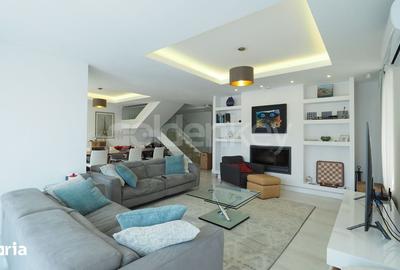 Casă cu 10 camere cu Teren 500 Mp în Central - 1