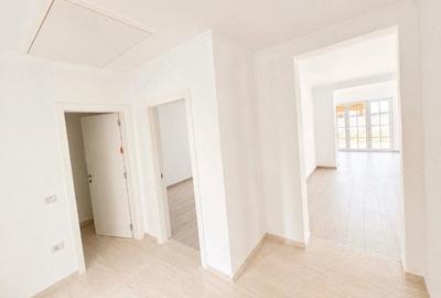 Casă cu Teren 370 Mp în Central - 1