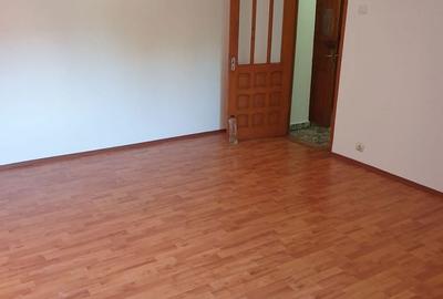 Apartament cu 3 camere decomandat în Uiești - 8