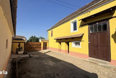 Casă cu 4 camere cu Teren 2100 Mp în Brădeni