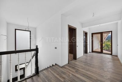 Casă cu 4 camere cu Teren 636 Mp în Cristian