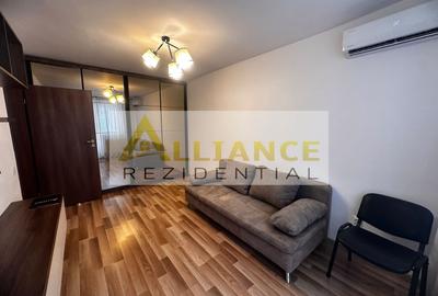Apartament cu 2 camere decomandat, mobilat în Central