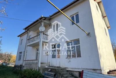 Casă cu Teren 932 Mp în Central
