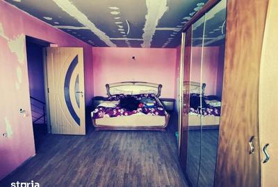 Casă cu 8 camere cu Teren 2229 Mp în Bucovăț