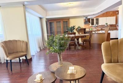 Apartament cu 4 camere decomandat, mobilat în P-ța Unirii