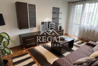 Apartament cu 3 camere decomandat, mobilat în Micro 4 - 2