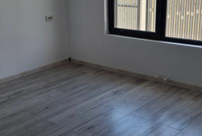 Casă cu 3 camere cu Canalizare în Est - 7