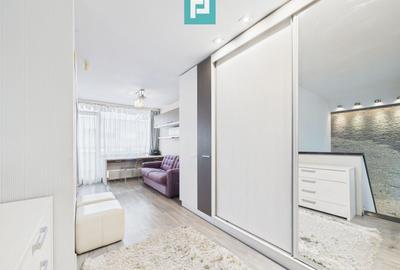 Apartament cu 3 camere semidecomandat, mobilat în UTA - 21