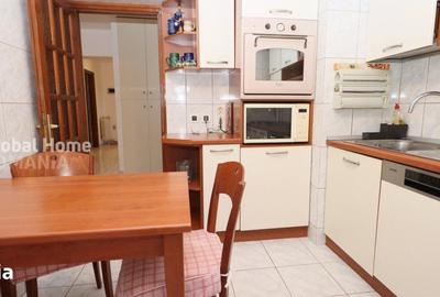 Apartament cu 4 camere decomandat în 1 Mai
