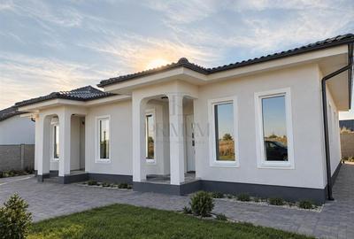 Duplex cu 3 camere cu Canalizare în Moșnița Nouă