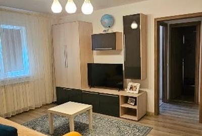 Apartament cu 3 camere semidecomandat în Berceni