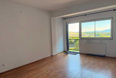 Apartament cu 2 camere semidecomandat în Independenței