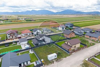 Casă individuală cu 4 camere cu Teren 630 Mp în Hărman