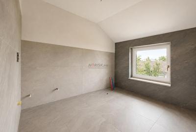 Casă cu 4 camere cu Teren 2143 Mp în Central