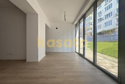 Apartament cu 4 camere decomandat în Tei