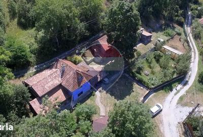 Casă cu 7 camere cu Teren 2700 Mp în Tureni