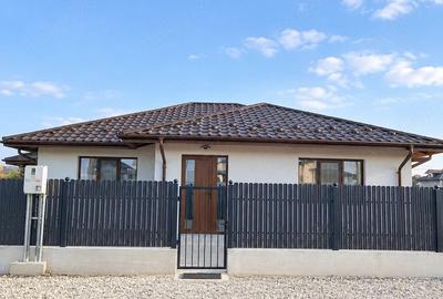 Casă cu 7 camere cu Teren 425 Mp în Exterior Vest