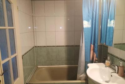 Apartament cu 2 camere decomandat în Între Lacuri