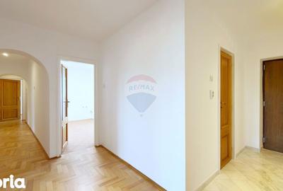 Apartament cu 4 camere decomandat în Decebal - 3