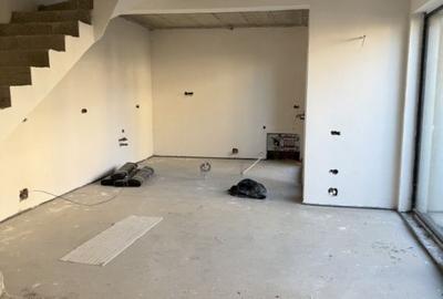Casă cu 4 camere cu Teren 200 Mp în Borhanci
