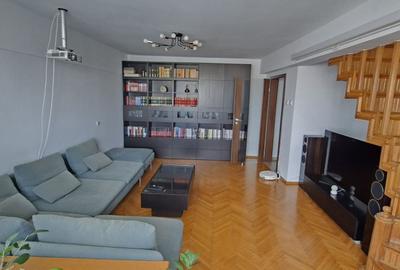 Apartament cu 4 camere decomandat, mobilat în Olimpia-Stadion