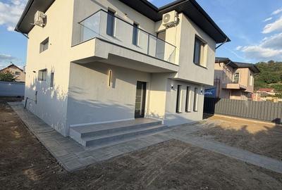 Casă cu 4 camere în Racovița - 6