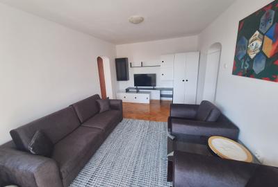 Apartament cu 3 camere semidecomandat în Badea Cârțan - 4