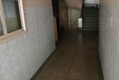 Apartament cu 2 camere semidecomandat în P-ța Sfinții Voievozi - 11