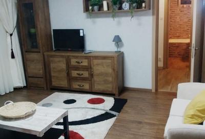 Apartament cu 2 camere semidecomandat în Ultracentral