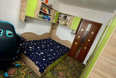Apartament cu 3 camere în Trivale