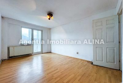 Apartament cu 2 camere decomandat în Micro 15