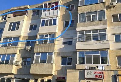 Apartament cu 4 camere semidecomandat în Central