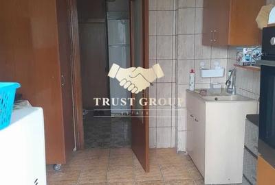 Apartament cu 3 camere decomandat în Drumul Taberei