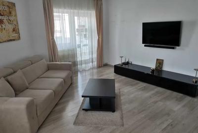 Apartament cu 3 camere decomandat, mobilat în Tomis III