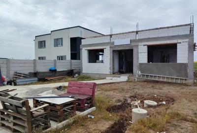 Casă cu 3 camere cu Teren 400 Mp în Central