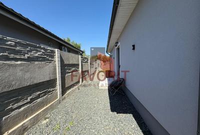 Duplex cu 3 camere cu Canalizare în Sânmihaiu Român - 18