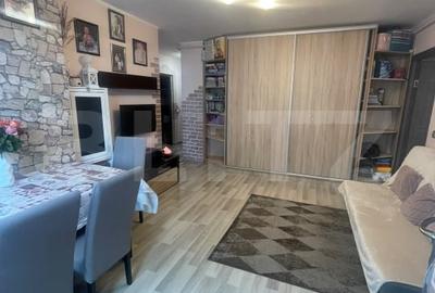 Apartament cu 3 camere semidecomandat, mobilat în Mărăști