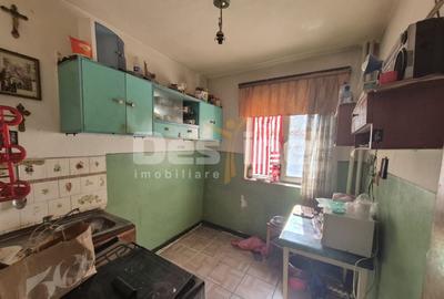 Apartament cu 2 camere decomandat în CET