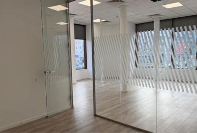 Spațiu comercial, de 350 mp, în Central - 3