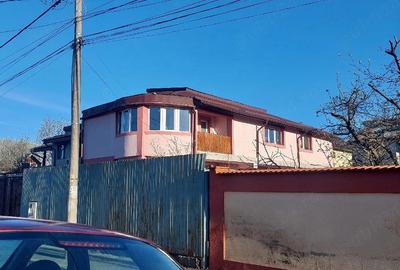 Casă cu 5 camere cu Teren 250 Mp în Măgurele